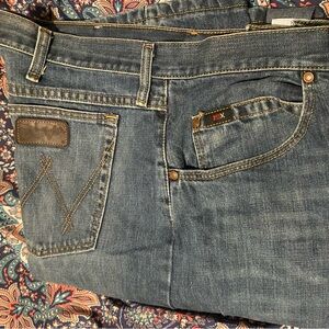 Wrangler Retros size 40 x 36 men’s